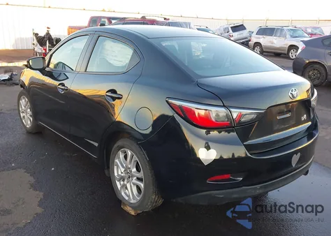 2017 Toyota Yaris Ia из США, поврежденный, VIN 3MYDLBYV6HY165610